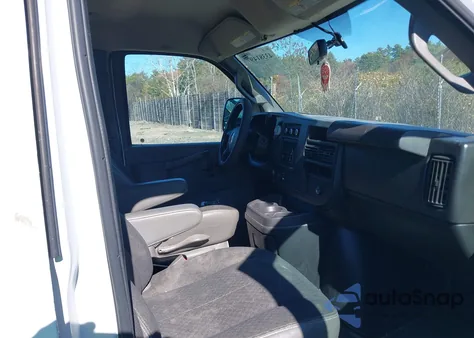 2019 GMC Savana 2500 Work Van из США, поврежденный, VIN 1GTW7AFG2K1223072